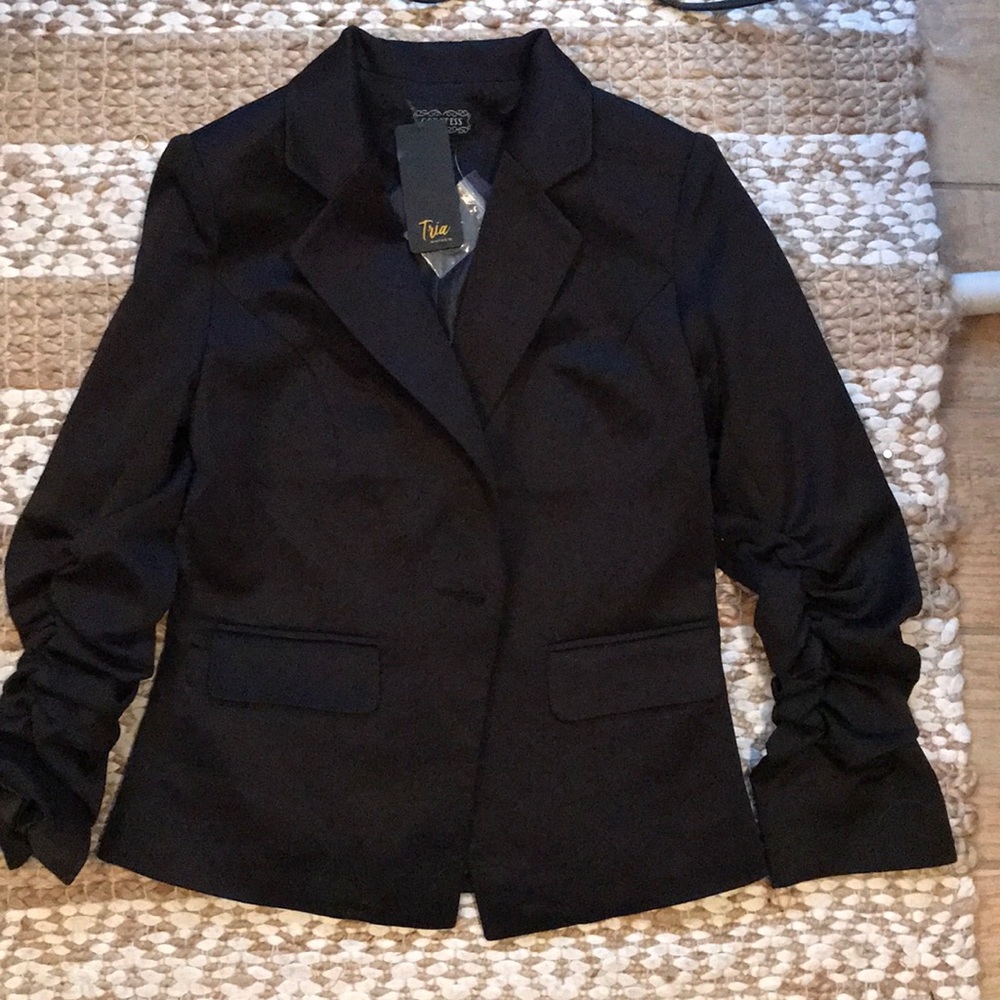 NWT black blazer